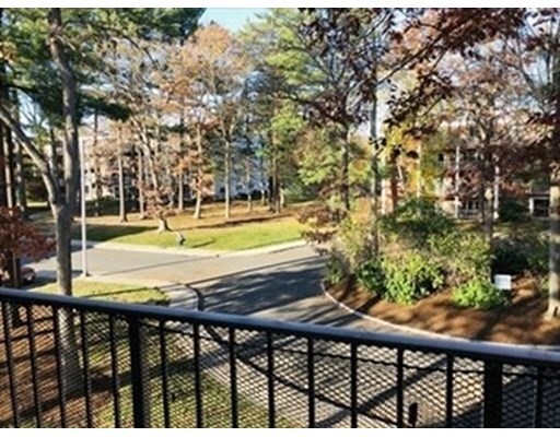 Building Photo - 55 Greentree Ln