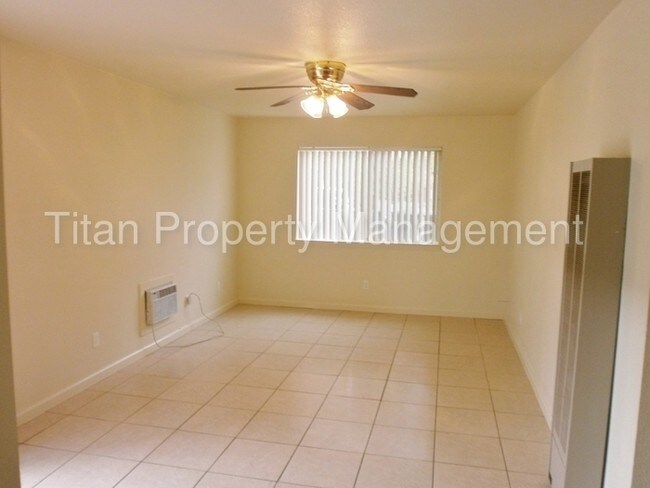 Foto del edificio - 64 Arcade Blvd