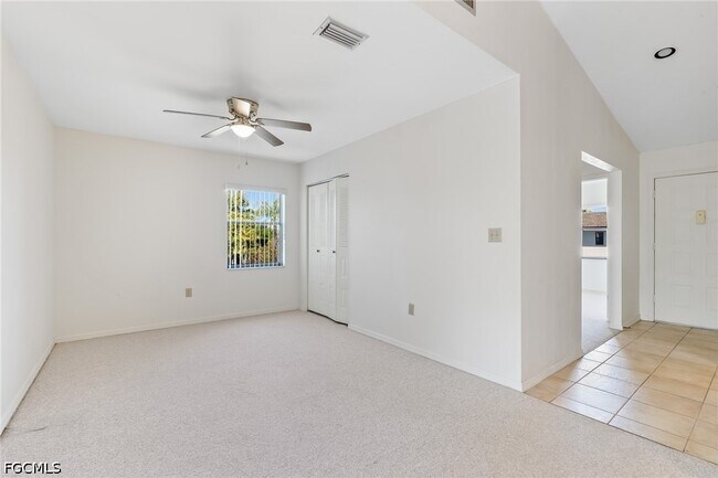 Foto del edificio - 9305 Lake Park Dr