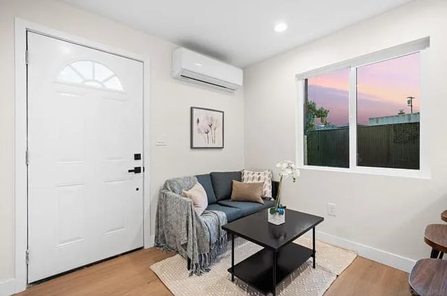 Building Photo - ****MODERN 1BD ADU – PRIVACY, STYLE & CONV...
