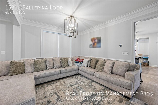 Foto del edificio - 15310 Ballerina Lp