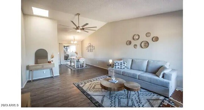 Foto del edificio - 5111 W Carol Ave