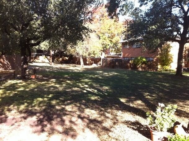 Building Photo - 2600 Ivanhoe Ln