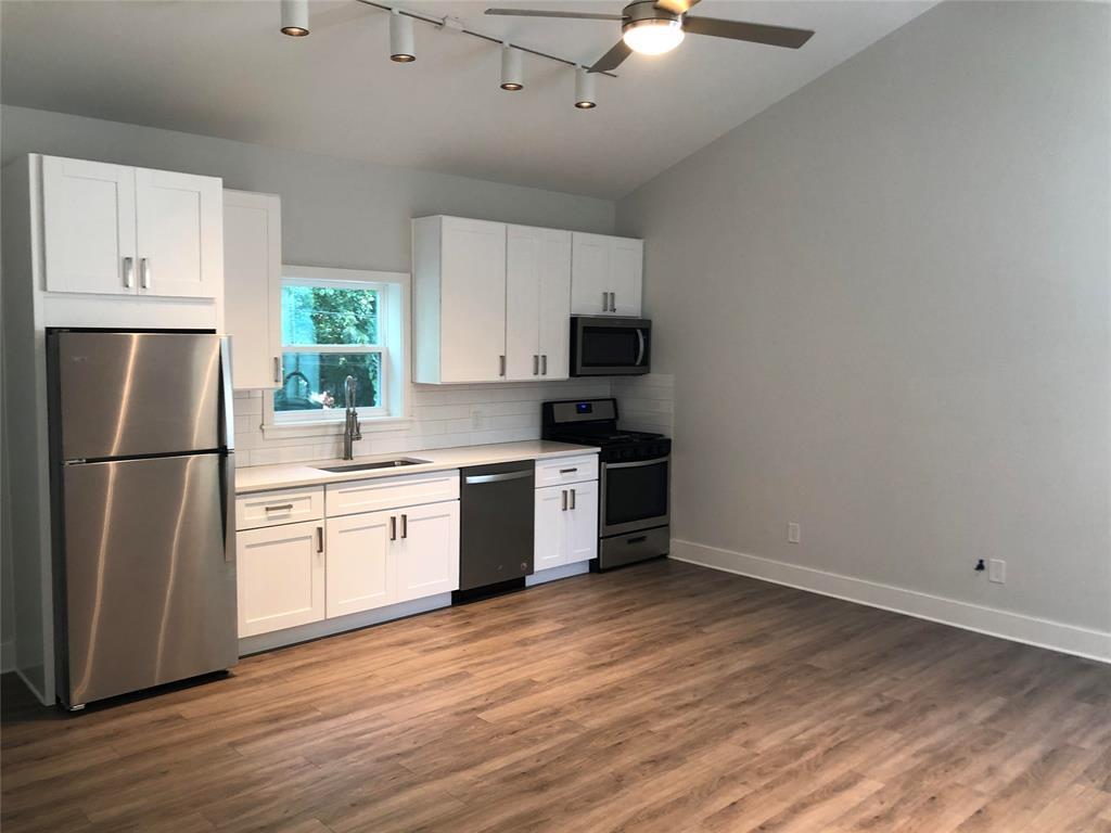 Foto principal - 1303 E Cesar Chavez St