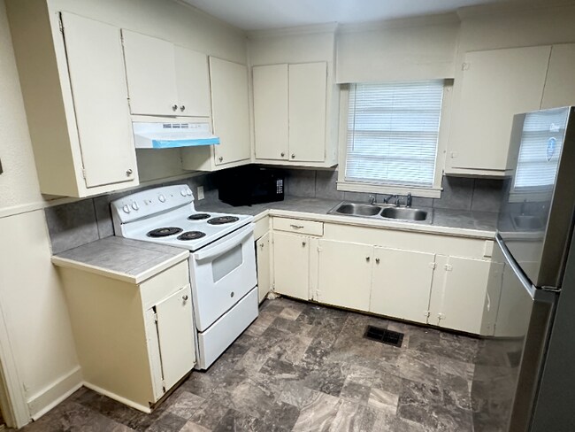 Foto del edificio - 3679 Southland Dr