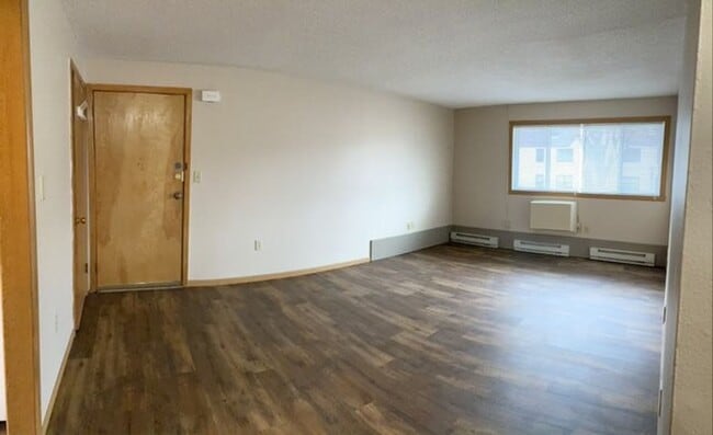 Building Photo - 1118 13th Ave N