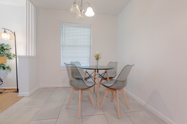 Building Photo - 1404 36th St N