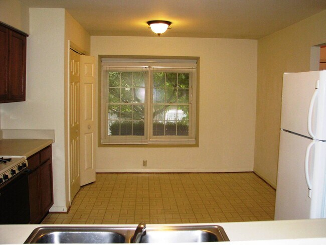 Building Photo - 1500 Minor Ridge Court