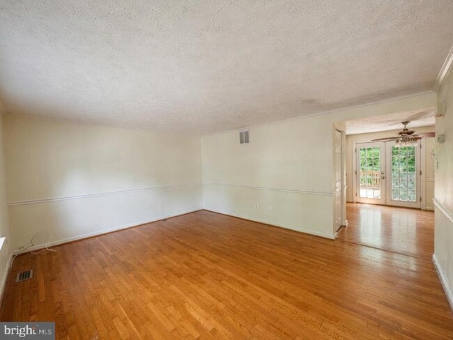 Building Photo - 8112 Parkdale Ct
