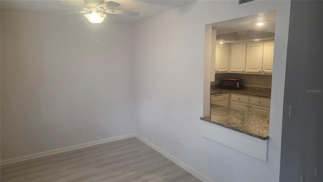 Building Photo - 589 Fairways Cir