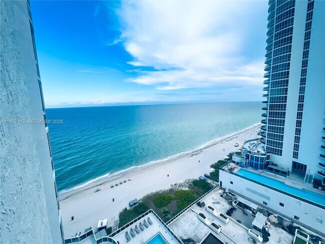 Foto del edificio - 16001 Collins Ave