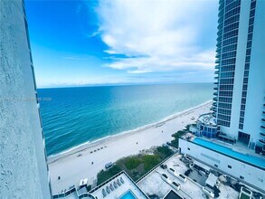 Building Photo - 16001 Collins Ave