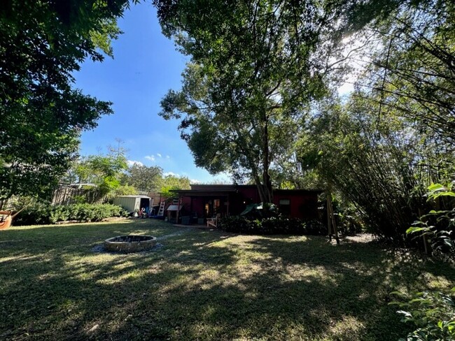 Building Photo - 479 Tabor Dr S