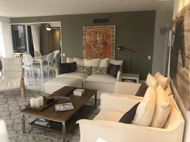 Foto del edificio - 3640 Yacht Club Dr