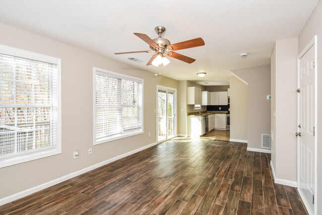 Foto del edificio - Stylish 3-Bedroom with Thoughtful Finishes