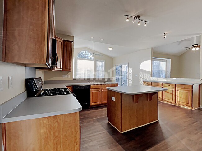 Foto del edificio - 864 Brookdale Ln
