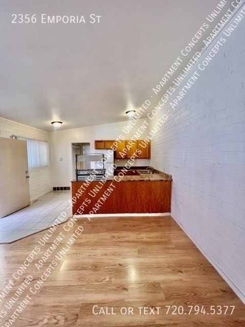 Foto del edificio - 2356 Emporia St