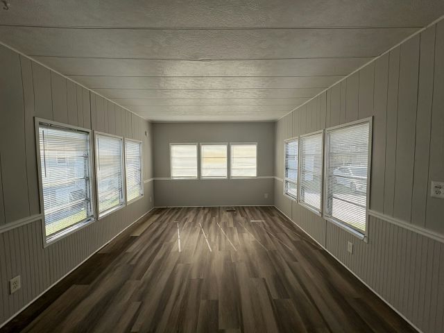 Foto del edificio - 2850 New Tampa Hwy