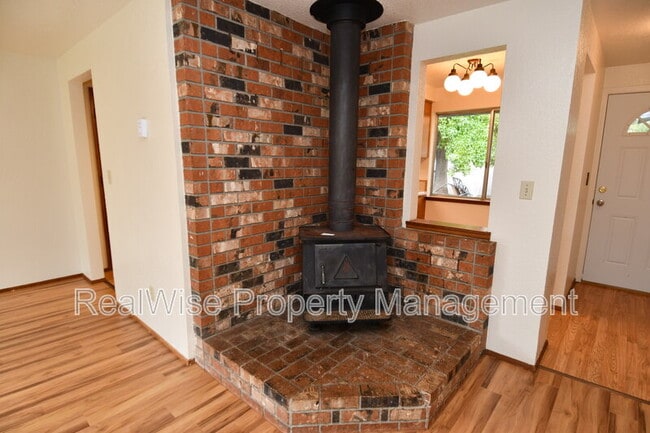Foto del edificio - 805 NE Ash Ct