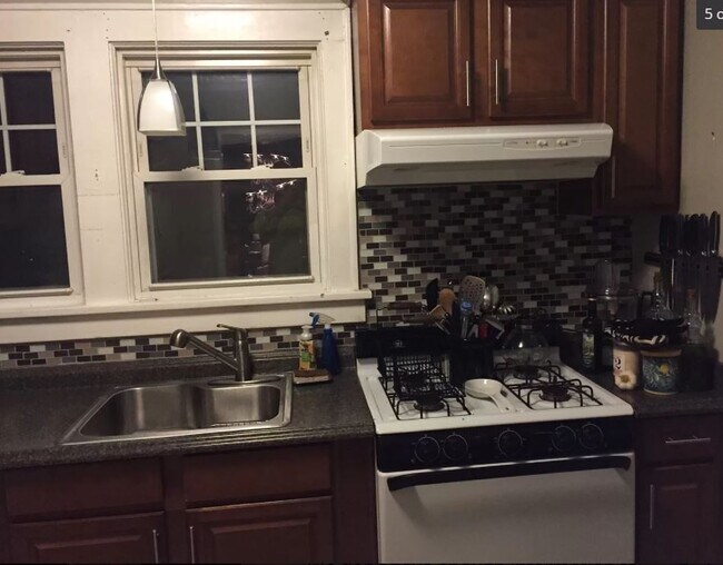 Building Photo - 105 Mill River Ave