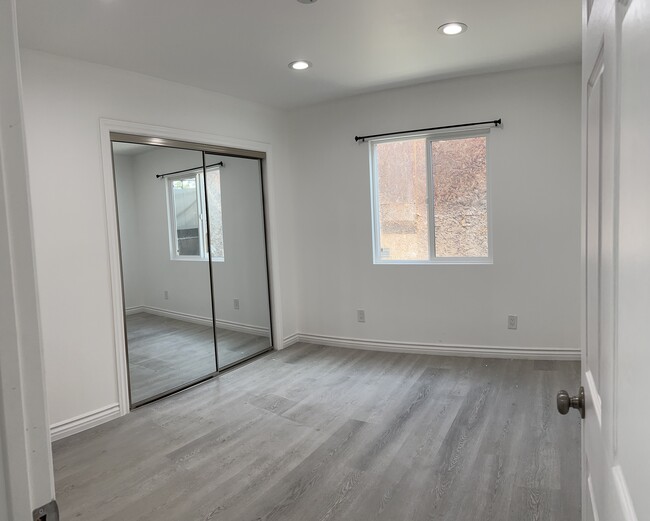 Building Photo - 8136 Walnut Dr