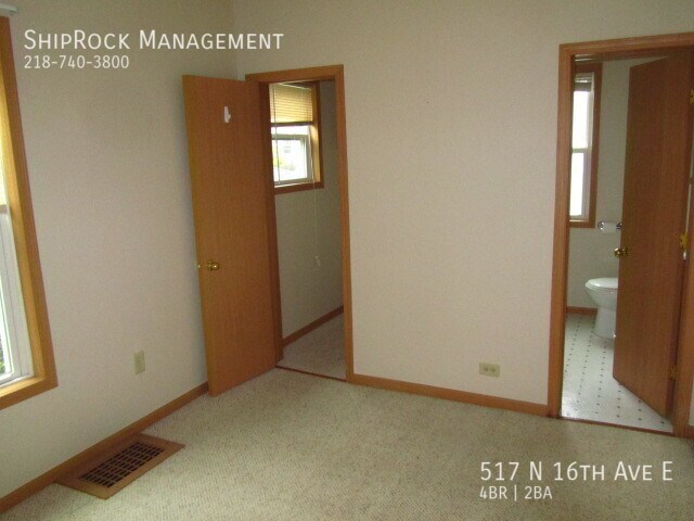 Building Photo - 517 N 16th Ave E