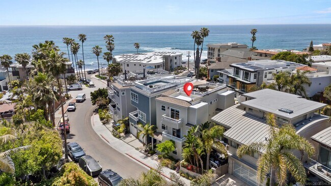 Building Photo - 298 Playa Del Sur St