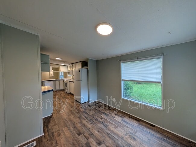 Building Photo - 3166 Redbud Ln