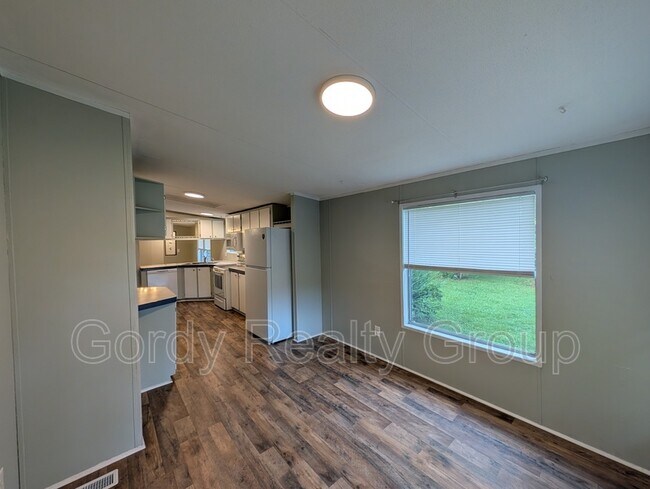 Foto del edificio - 3166 Redbud Ln