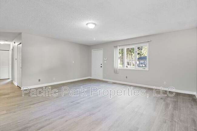 Foto del edificio - 3639 Richelieu Rd