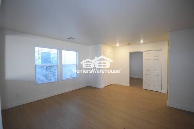 Foto del edificio - Available now! Beautiful 2 Bedroom 2 Bath home with Office/Den near Blue Diamond and I-15