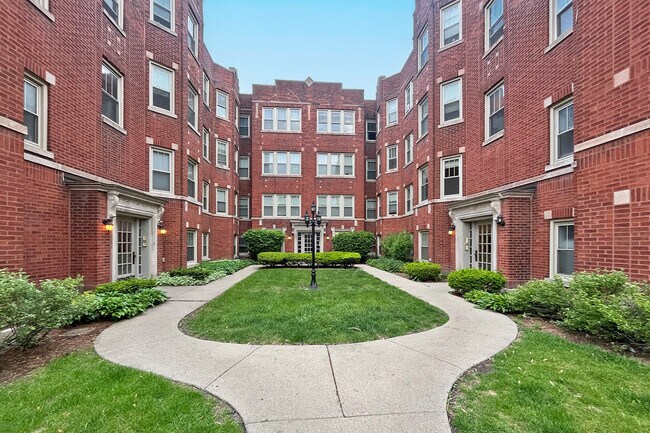 Foto del edificio - 123-129 N. Humphrey Ave. and 38-44 Lake St.
