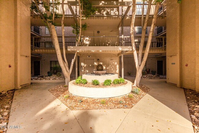 Building Photo - 5124 N 31st Pl