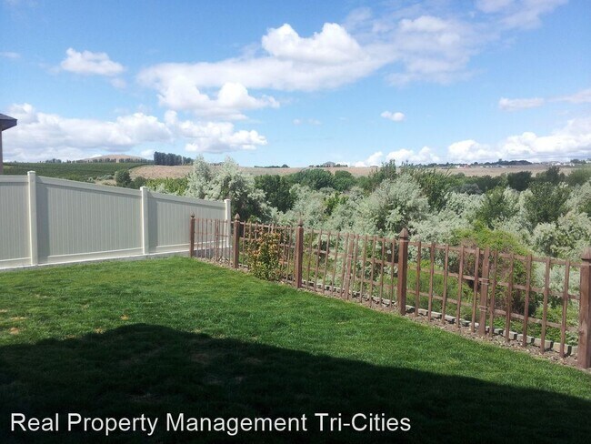Building Photo - 3 br, 2 bath House - 681 Tanglewood Dr