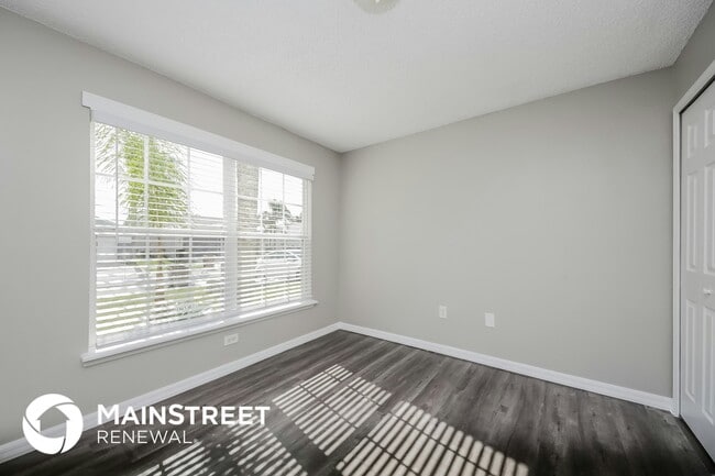 Building Photo - 17401 Silver Creek Ct