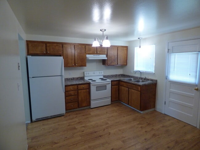 Building Photo - 2 Bed/1 Bath Duplex in Longmont