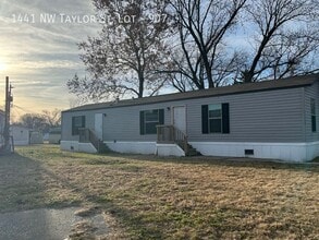 Building Photo - 1441 NW Taylor St