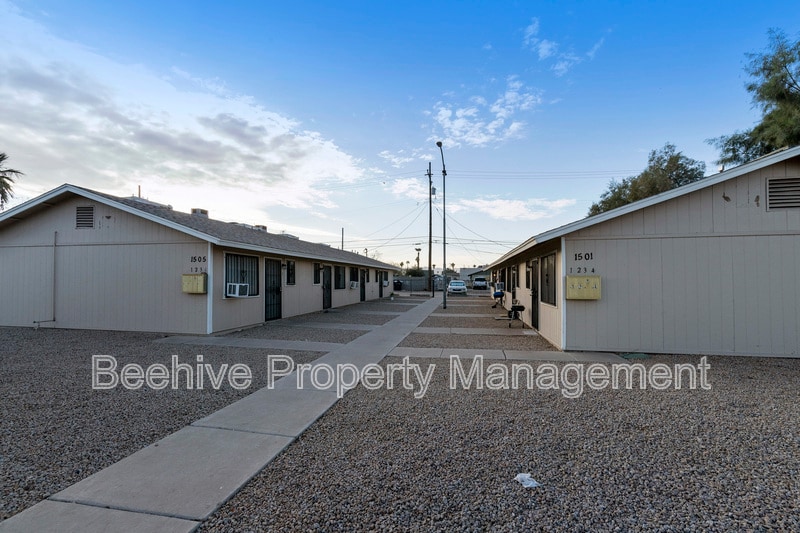 Primary Photo - 1505 E Monroe St