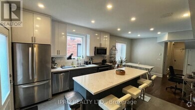 Building Photo - 471-2-M471 Ossington Ave