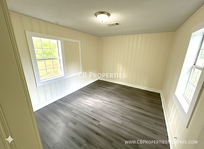 Building Photo - 1077 Parkland Rd
