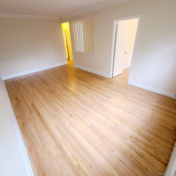 Building Photo - 72-38 Yellowstone Blvd