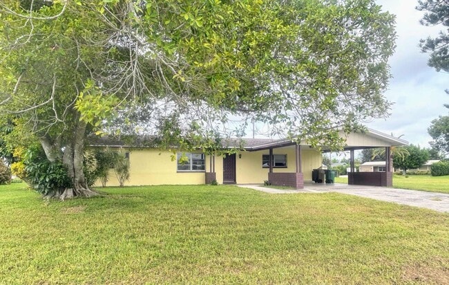 Foto del edificio - 4 Bedroom Cape Coral