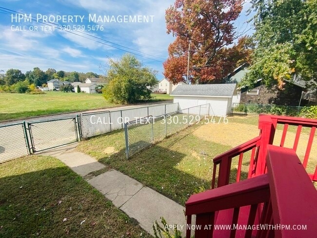 Building Photo - 730 Neale Ave SW