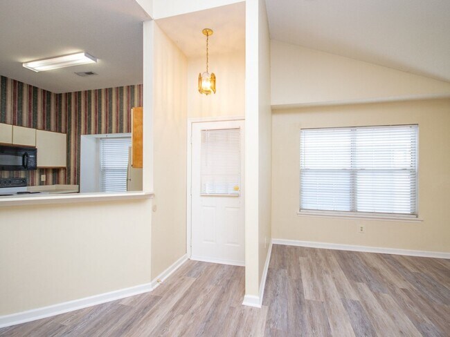 Foto del edificio - Location...Location....Location in Madison!