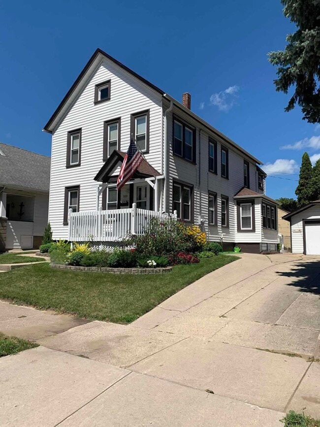 510 40th Pl, Kenosha, WI 53140 Townhouse for Rent in Kenosha, WI