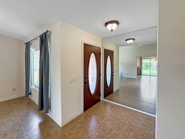 Foto del edificio - Beautiful 3B/2BA House w/ Attached Garage ...
