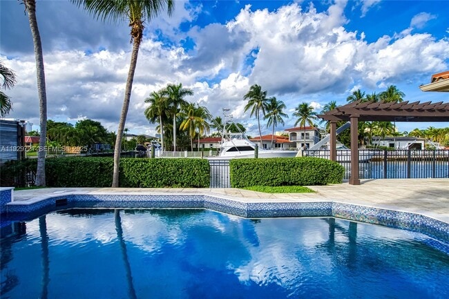 Building Photo - 2085 Ixora Rd