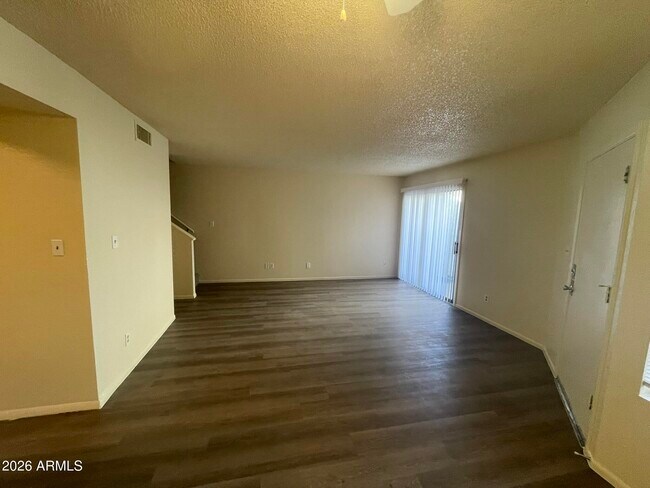 Foto del edificio - 2040 S Longmore