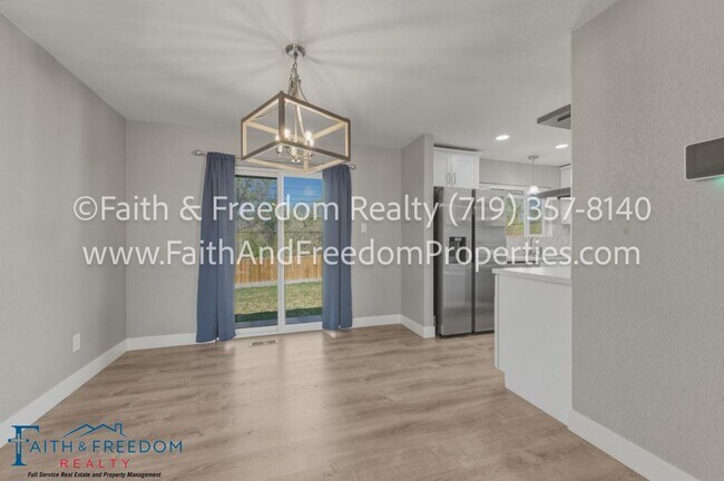 Foto del edificio - 260 Everett Dr