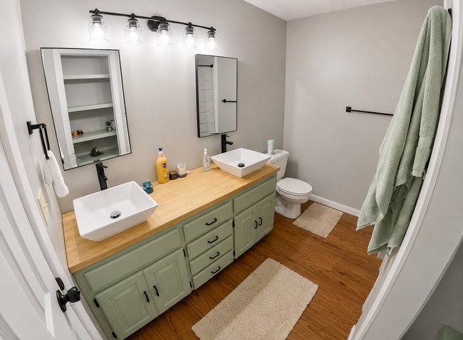 Building Photo - Pet Friendly + Washer & Dryer Included + Attached Garage! - Available June 25th!